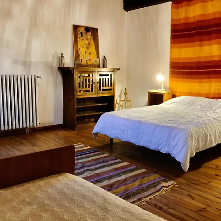 Maison Campagne Jardin بيت للعطل Giroussens