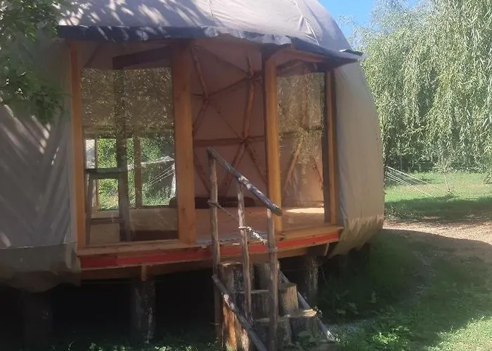 度假居 Maison Campagne Jardin Giroussens