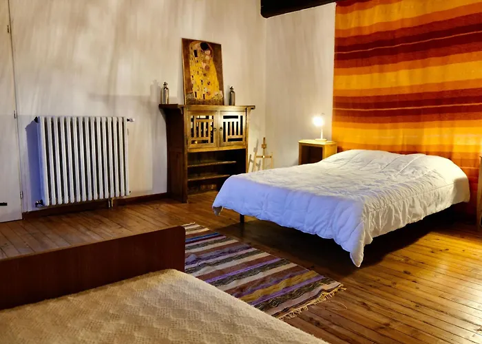 Maison Campagne Jardin 度假居 Giroussens